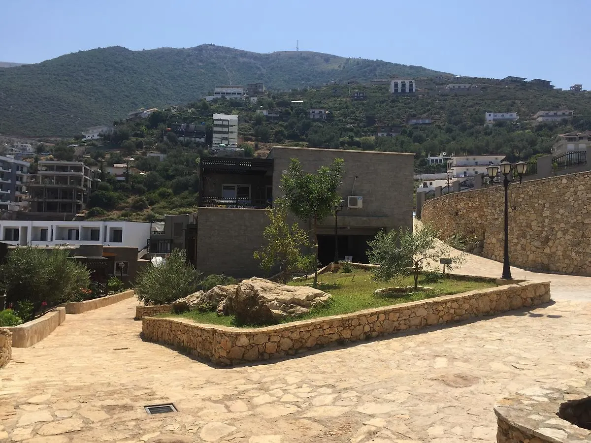 Artemis Beach House Vlorë 0*,